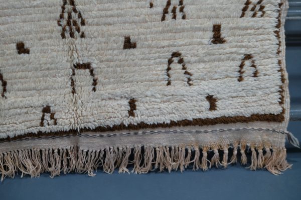 Buy Moroccan berber carpet 5.28 ft x 3.51 ft