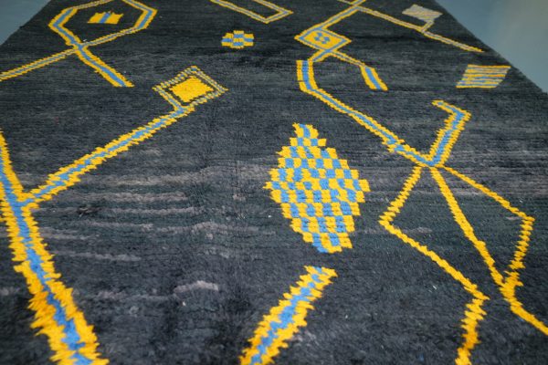 Black Azilal rug 7.87 ft x 4.52 ft