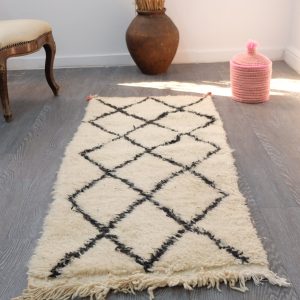small moroccan rug , Moroccan Beni ourain Rug 4.9 ft x 2 ft  Small Beni ourain Rug, Bedside rug, Beni rug,  Berber carpet Authentic