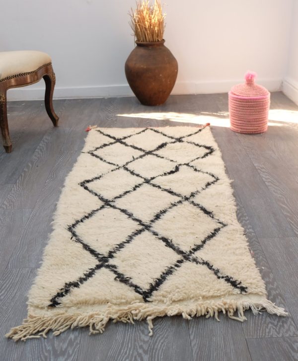 small moroccan rug , Moroccan Beni ourain Rug 4.9 ft x 2 ft  Small Beni ourain Rug, Bedside rug, Beni rug,  Berber carpet Authentic