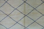 Unique Moroccan beni ouarain rug  10x 6,8 ft - Image 7