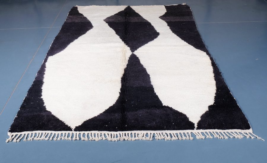 il_fullxfull.2815375676_iy64-scaled-2.jpg Moroccan Azilal rug, 7.77 ft x 5.41 ft - Image 1