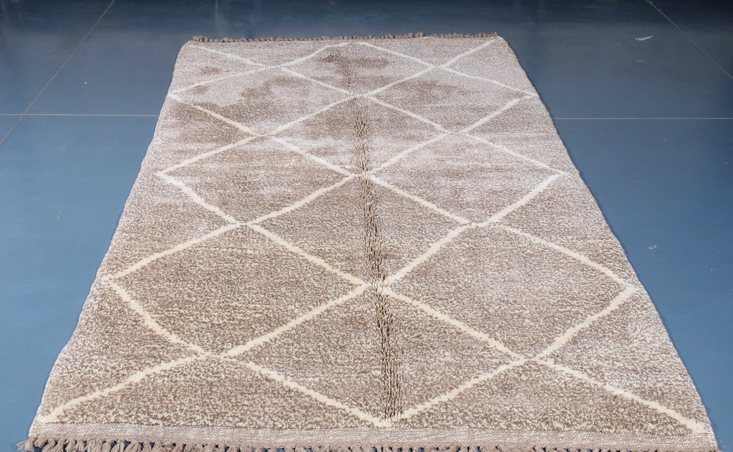 il_fullxfull.2850183235_4iku-1.jpg Brown Beni Ourain rug 8.10 ft x 4.98 ft - Image 1
