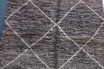 Black Beni ourain rug 7.97 ft x 5.38 ft - Image 5