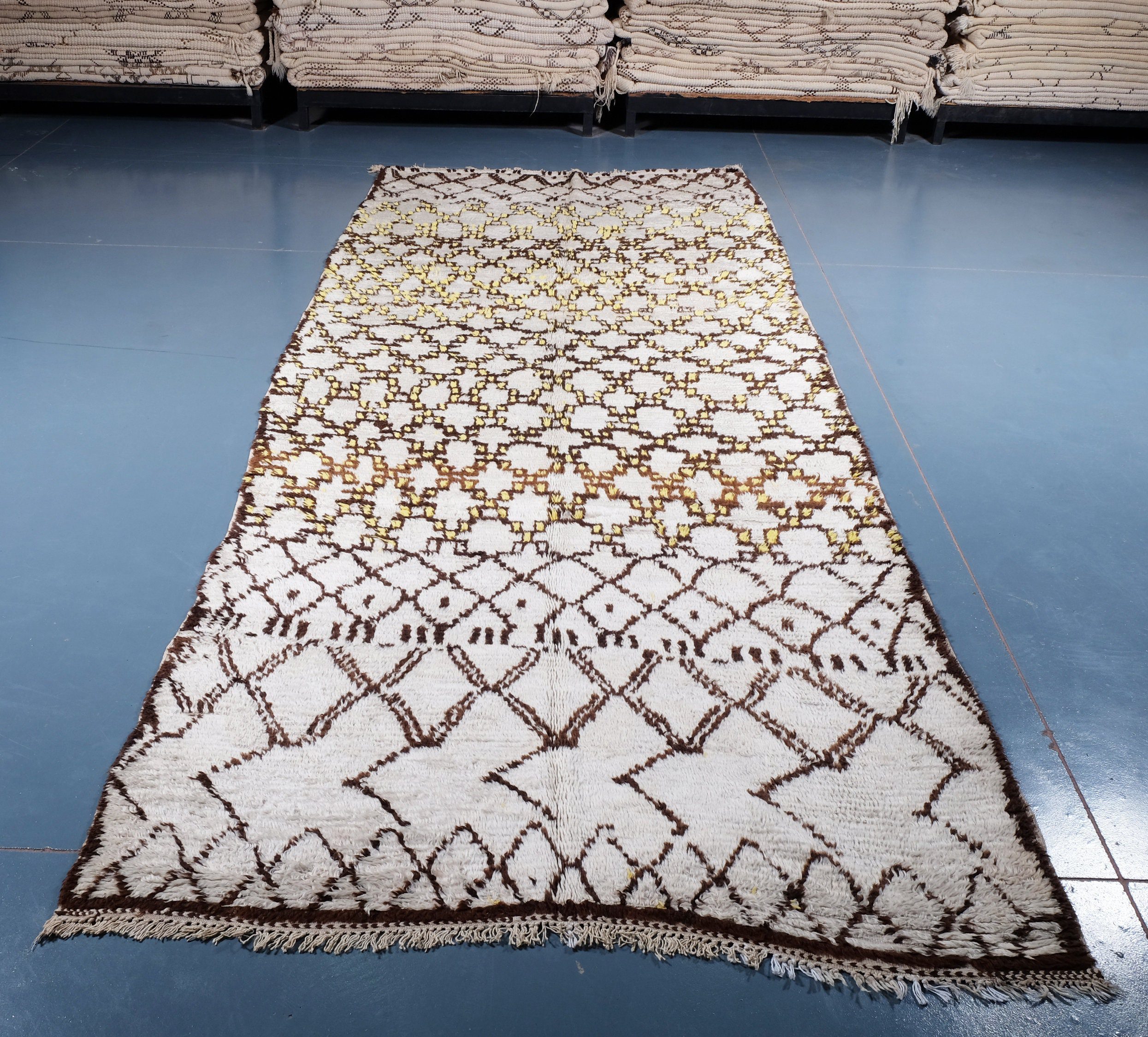 il_fullxfull.2864517820_iay1-1.jpg Moroccan Azilal Rug 13.25 ft x 4.79 ft - Image 1