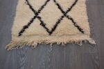 Small Moroccan Beni ourain Rug 4.9 ft x 2 ft - Image 5
